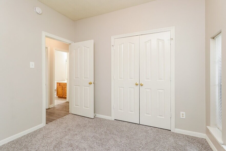 Building Photo - 4915 Tealgate Dr