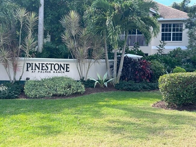 Building Photo - 4250 Players Pl