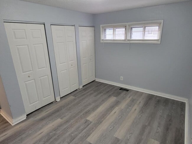 Building Photo - 2101 S Smithville Rd