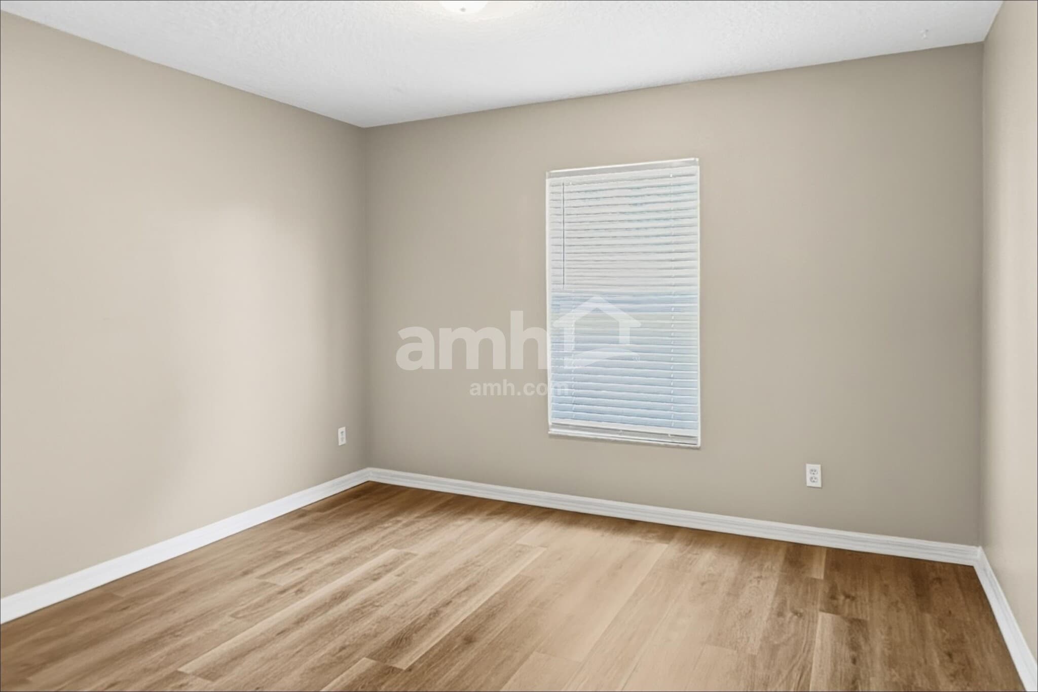 Building Photo - 660 Winding Lake Dr