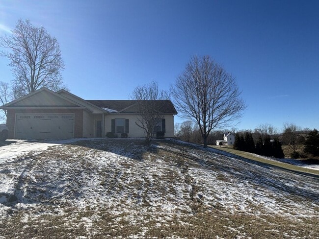 Building Photo - Coming Soon! Stunning 3 bedroom/2 Bath Home in Gray, $2200