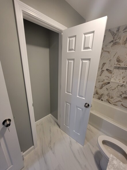 Building Photo - 33 Hamilton St