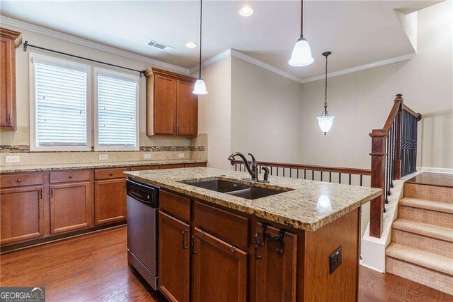 Building Photo - 1299 Hopkins Dr