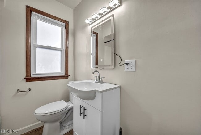 Building Photo - 10213 Dove Ave