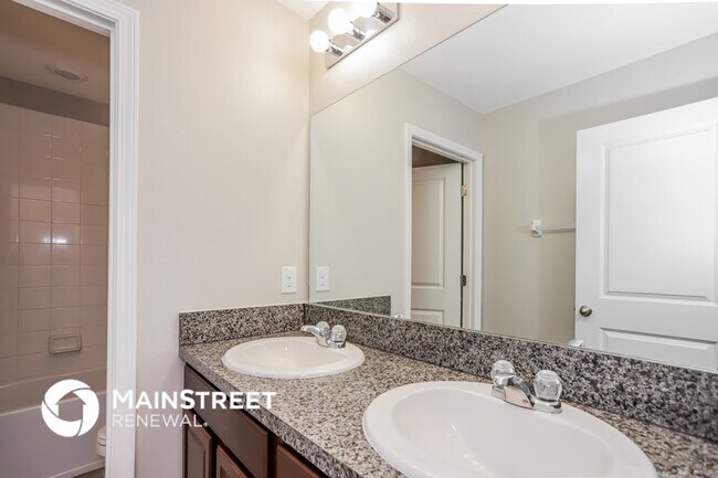 Building Photo - 10254 Carloway Hills Dr