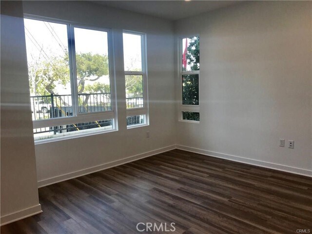 Building Photo - 1654 Pomona Ave