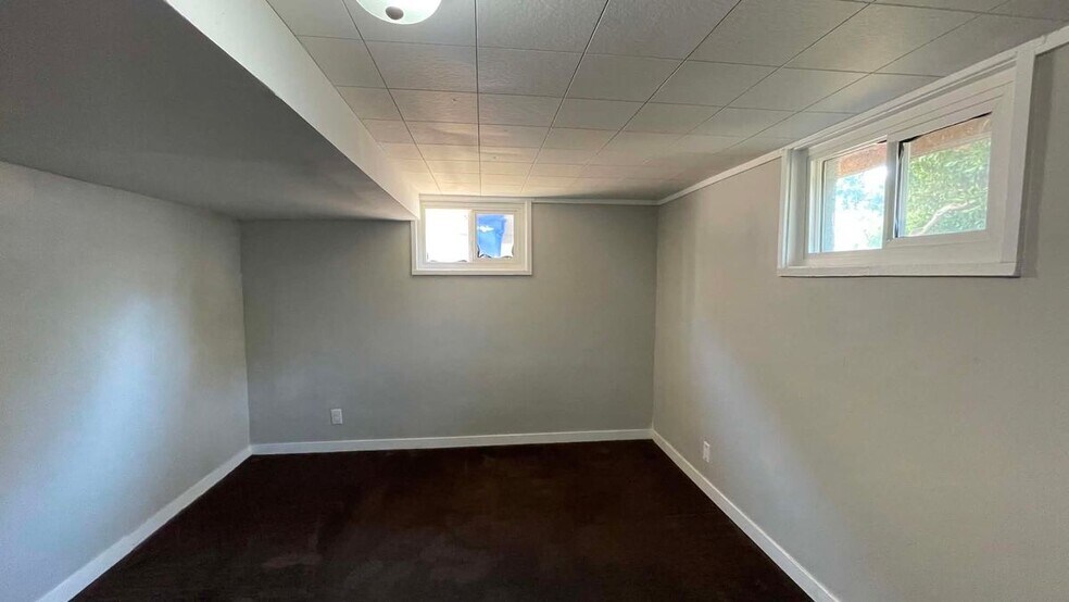 Building Photo - 982 Gramercy Ave