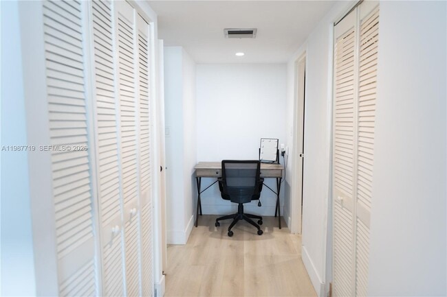 Building Photo - 13155 Ixora Ct