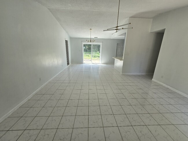 Building Photo - 2601 Briar Trail Ct