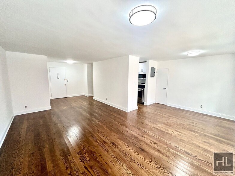 Building Photo - Beautiful 2 Bedroom 2 Bath Apartment/3Bed ...