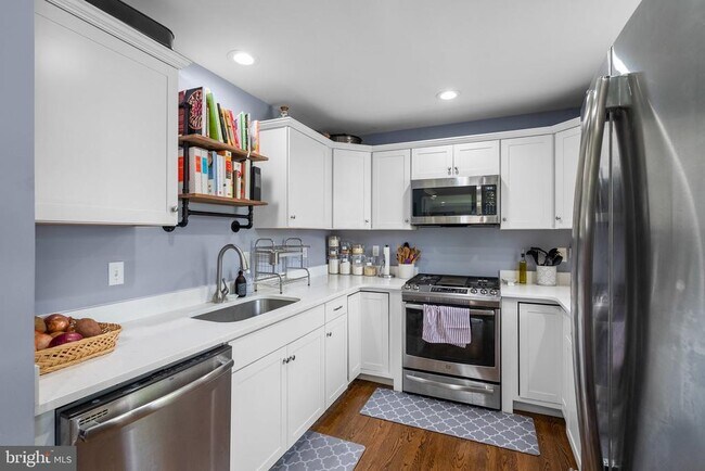 Building Photo - 3904 Lantern Dr