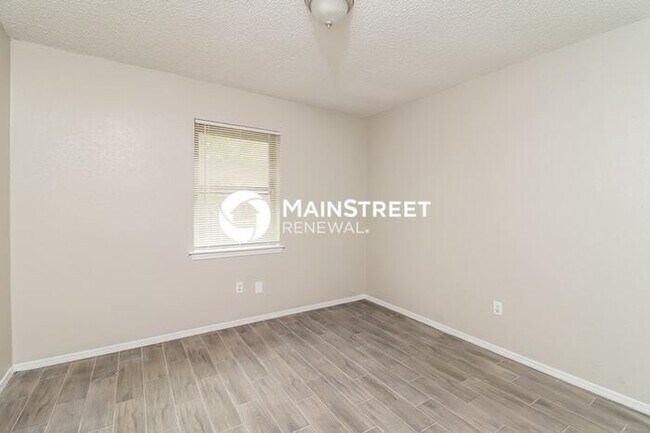 Building Photo - 4 Bedroom Pet-Friendly Home in North Richl...