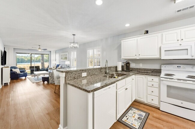 Building Photo - 568 Pinehurst Ln