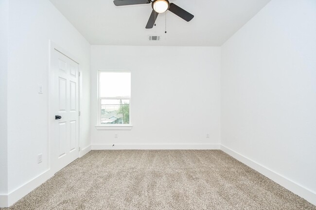 Building Photo - 4911 Nichols St