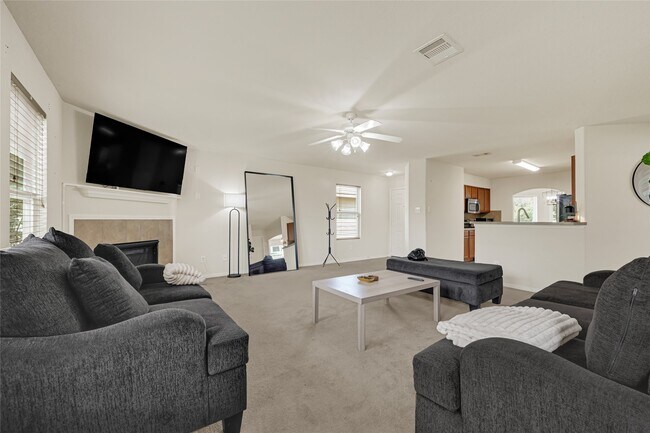 Building Photo - 15826 Sheldon Ridge Way