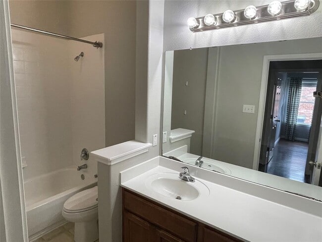 Building Photo - 310 Wildhorse Creek