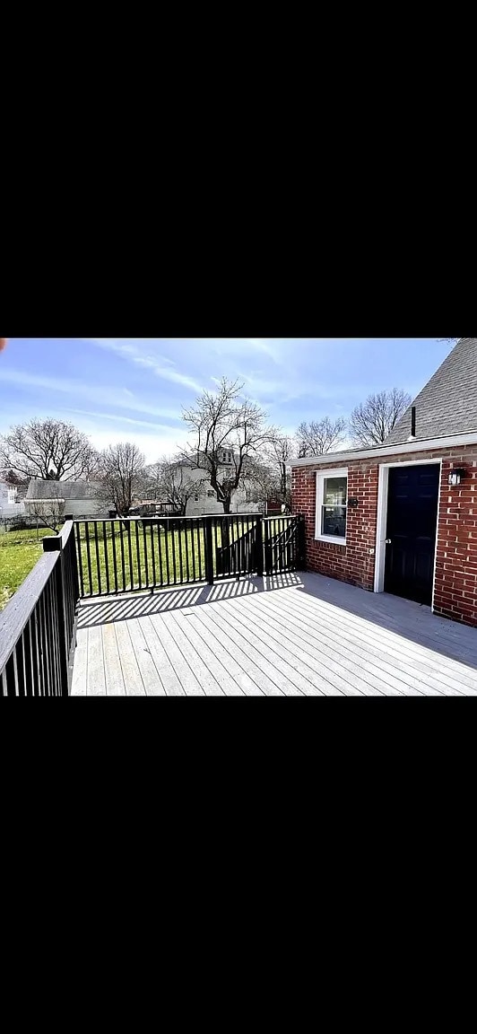 Building Photo - 14 Albert Ave