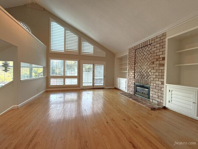 Building Photo - 165 Tiptoe Ln