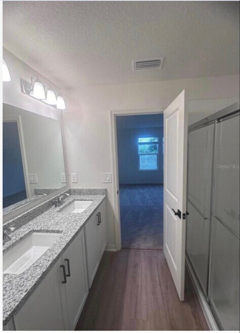 Building Photo - 9288 Westside Hls Dr