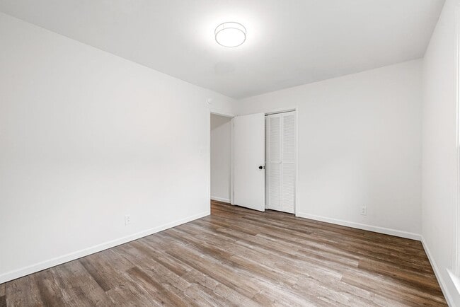 Building Photo - Beautiful Pet Friendly 3 bedroom home for ...