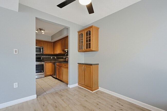 Building Photo - 167 Greenbrook Dr