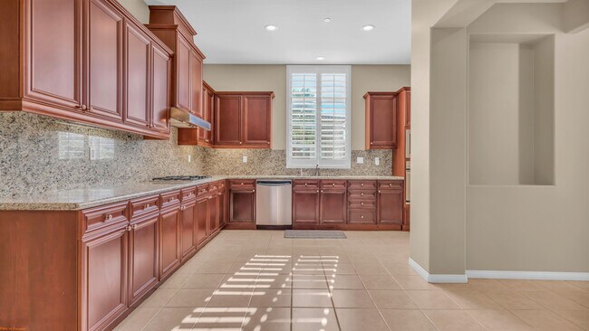 Building Photo - 1021 Via Fortuna