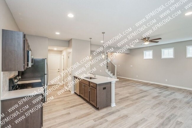 Building Photo - 250 Amberwood Dr