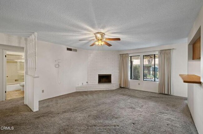 Building Photo - 5909 Sunny Palms Ave