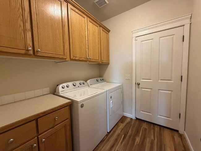 Building Photo - 5591 King Arthur Ct