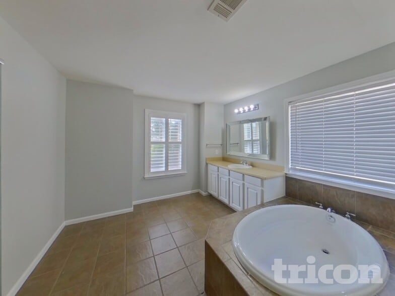 Building Photo - 7457 Mistydawn Dr