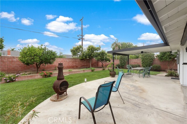 Building Photo - 13301 Yorba St