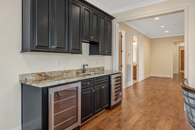 Building Photo - 5014 Mountview Pl