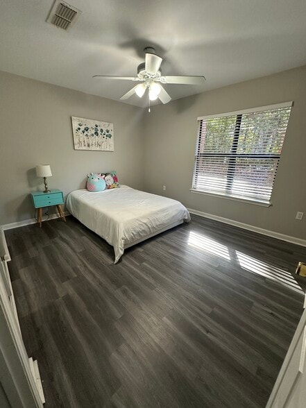 Building Photo - 741 White Dr