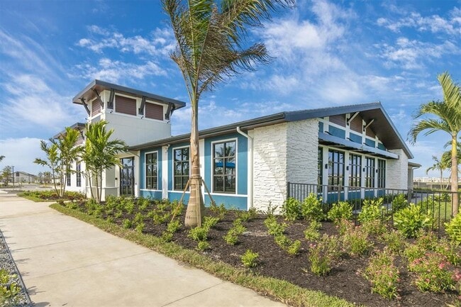 Building Photo - 12240 Wellen Golf St