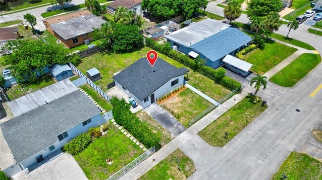 Building Photo - 3331 NW 8th Pl