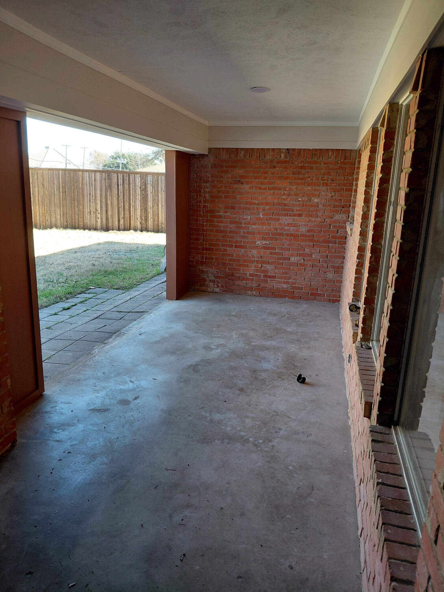 Building Photo - 3305 Lynbrook Dr