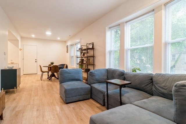 Building Photo - 3639 W Iowa St