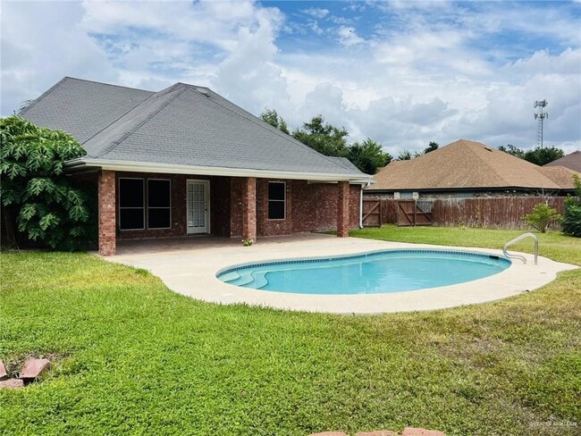 Building Photo - 1612 Merlin Dr