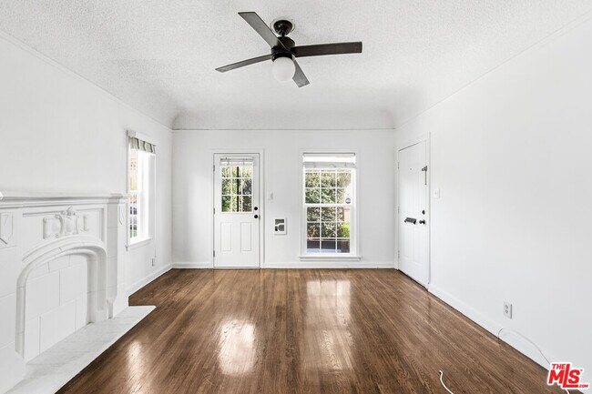 Building Photo - 1357 Cloverdale Ave