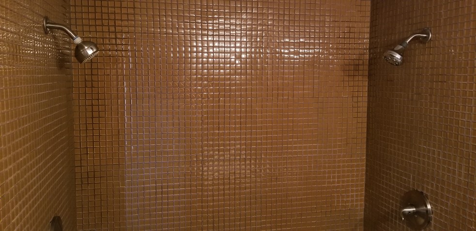 DUAL SHOWER BATH 1 - 163 Washington St