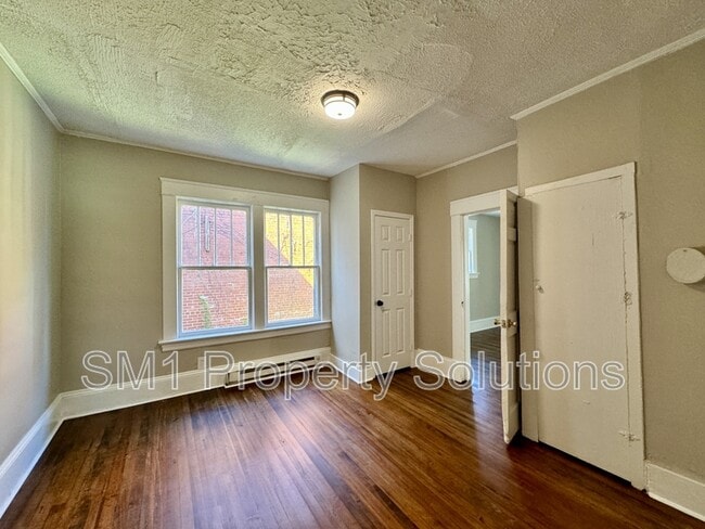 Building Photo - 702 Silver Ave