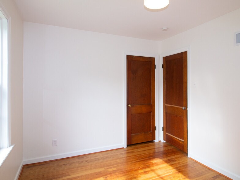 Building Photo - 340 Calvert Ave