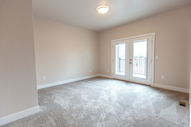 Building Photo - Beautiful 3 Bed/ 2 1/2 Bath Townhomes