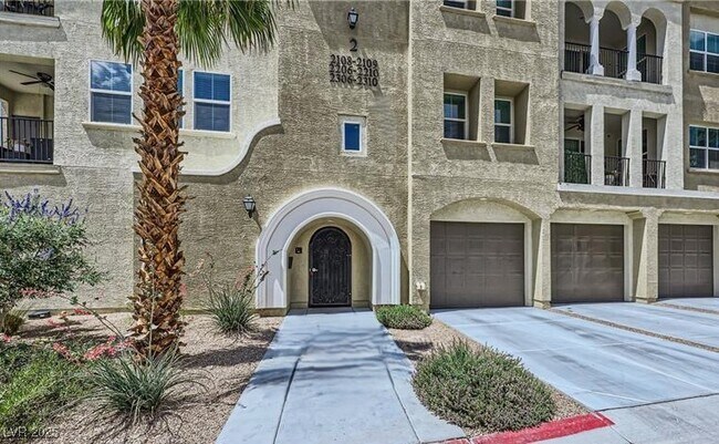 Building Photo - 2555 Hampton Rd