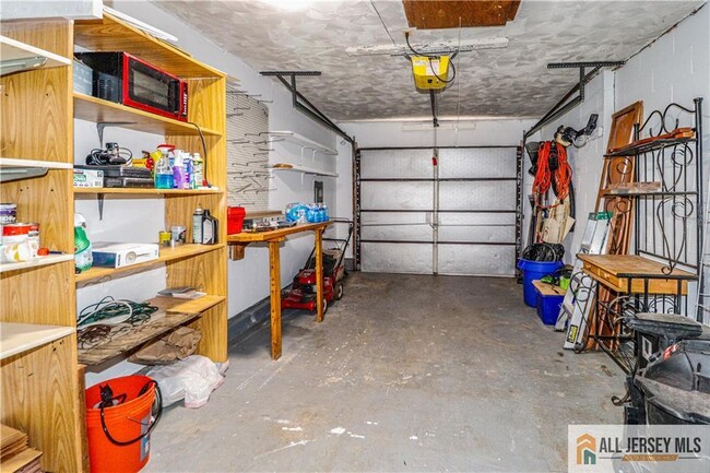 Building Photo - 149 Zwolak Ct