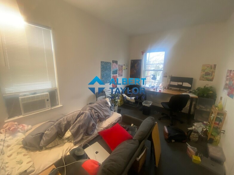 Building Photo - 26 Haskell St