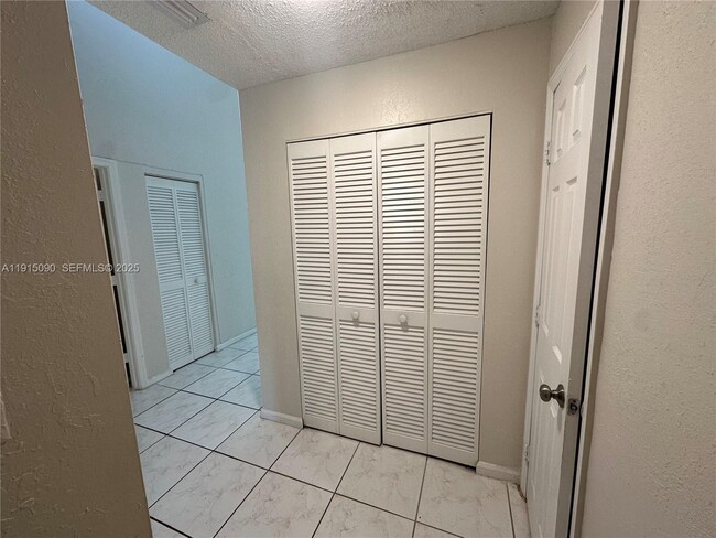 Building Photo - 9336 Ketay Cir