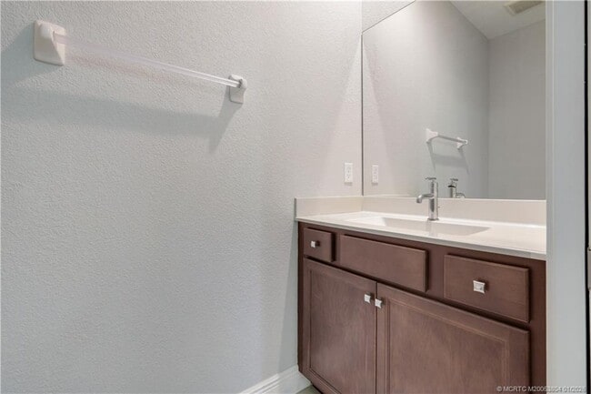 Building Photo - 4982 SE Railway Ave