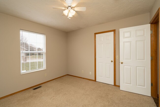 Building Photo - 3 Bedroom 2 Bathroom in Carden Meadows nei...