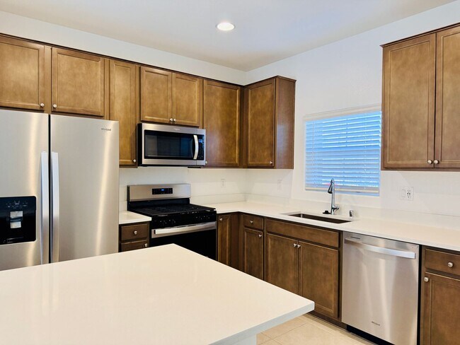 Building Photo - Stunning Home in the Desirable Cadence Community!